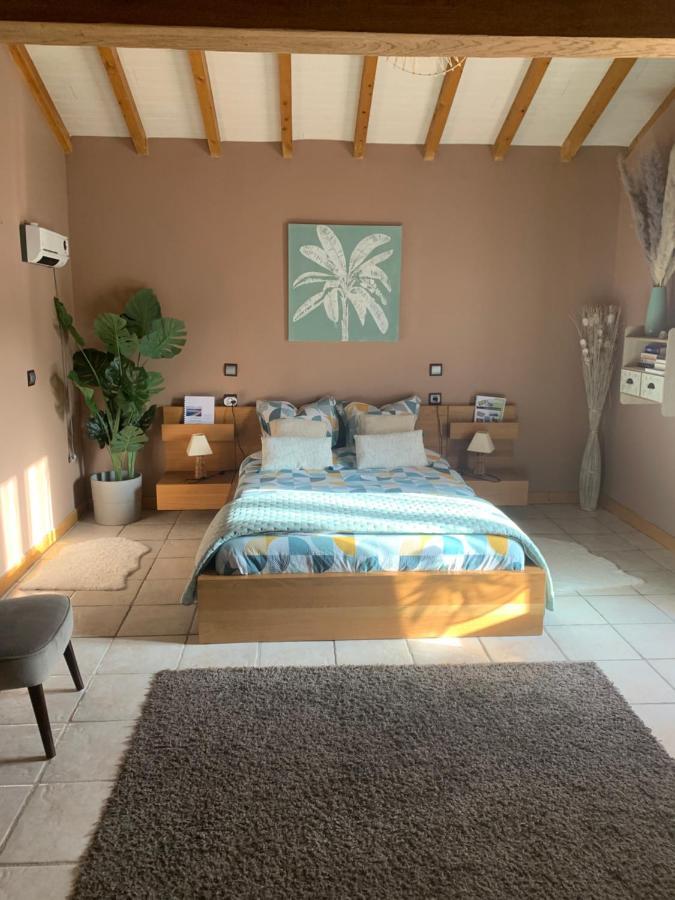 chambre avec sdb/wc privé, piscine près d'un lac Mesnil-Saint-Père Exterior foto