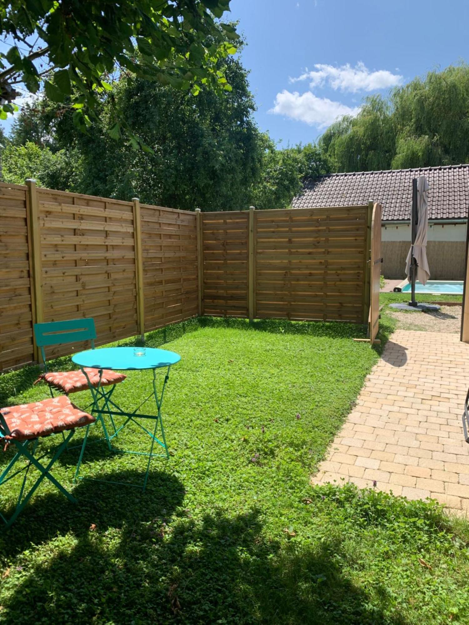 chambre avec sdb/wc privé, piscine près d'un lac Mesnil-Saint-Père Exterior foto
